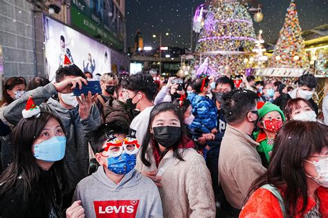 How Christmas Is Celebrated In China China Insight