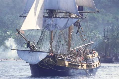 Pirates Of The Caribbean Ship Sinks After A Freak Accident Near St
