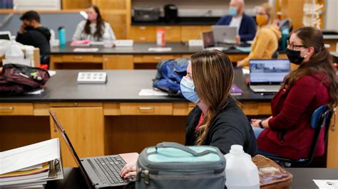 Apsu Students Return To Campus For In Person Classes During Covid 19