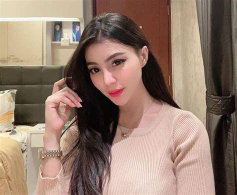 Tisya Erni Umur Berapa Berikut Profil Dan Biodata Model Cantik Mobile Legends