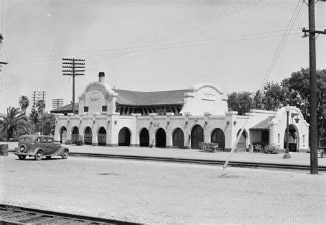 Photo Southern Pacific Depot At Davis Calif