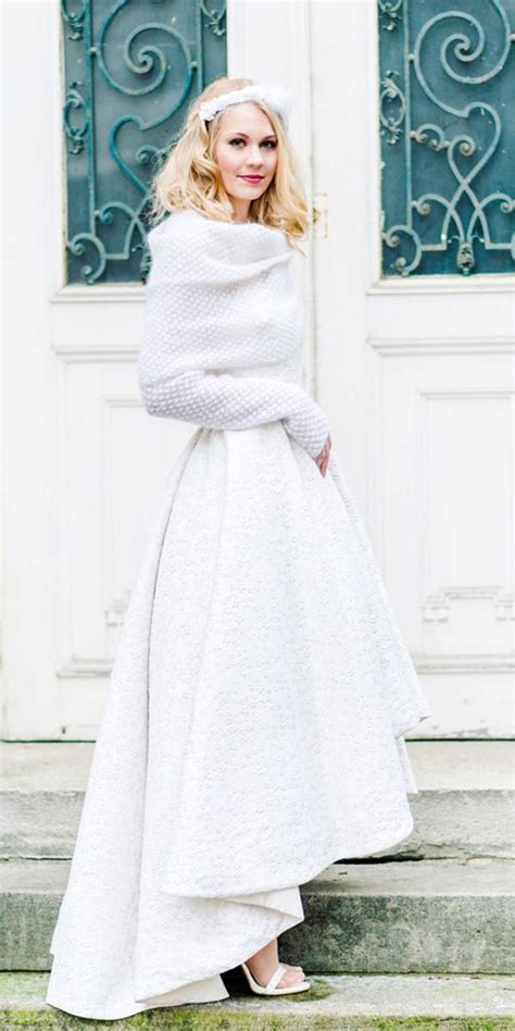 Outdoor Winter Wedding Dresses Stay Warm And Look Incredible Fashionblog