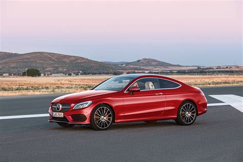 Photo Mercedes Benz 2015 Amg C Class 4matic Coupe C205 Red Side