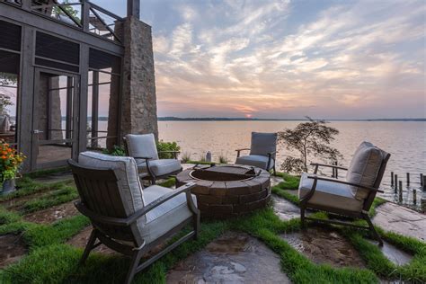 Patio with firepit and beautiful lake view - ''Incredible!'' Is what