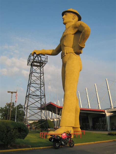 Tulsas Giant The Golden Driller Roadside Attractions American