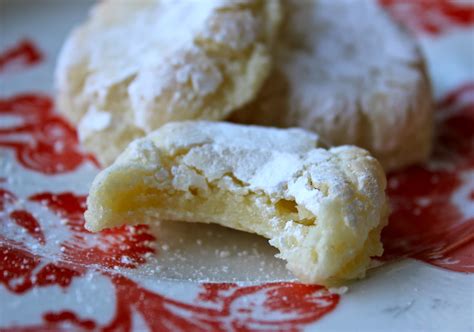 The dough has the exact texture of regular ginger snaps. beurrista: ricciarelli — italian almond cookies