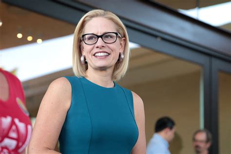 Kyrsten Sinema Centrist Az Senator Leaving Democratic Party La Voce Di New York