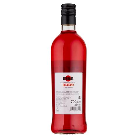 Vodka alla fragola e un vino frizzante brillano in un cocktail divertente e fruttato. Leskaja Vodka alla Fragola | Supermercato24