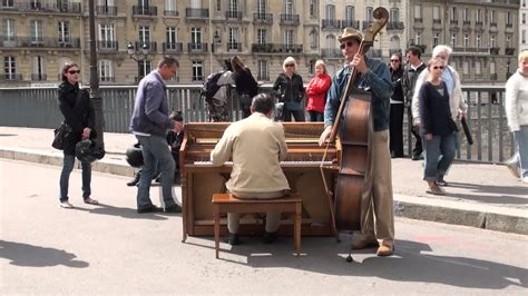 Street Performers In Paris Public Domain Stock Footage Youtube