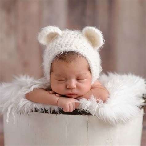 30 Newborn Baby Poses For Home And Studio Photography Artofit