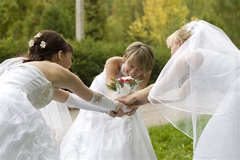 How to create your wedding guest list. How to Deal With Common Wedding Guest Faux Pas