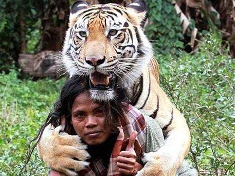 Special Bonds Between Humans And Wild Animals 25 Pics
