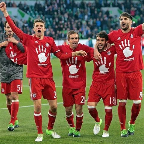 Below is a list of fc bayern munich players who have played 40 or more games in the bundesliga for bayern munich. Pin auf Bayern münchen