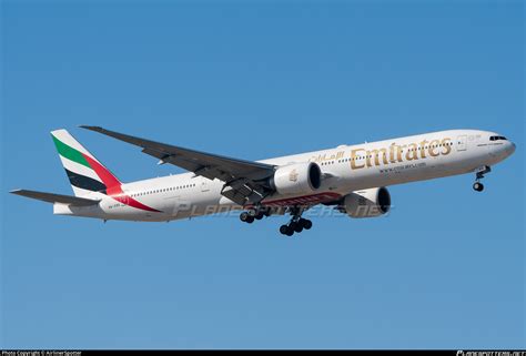 A6 End Emirates Boeing 777 31her Photo By Airlinerspotter Id 974384