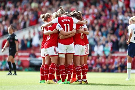 Record Wsl Crowd See Arsenal Hit 4 In Dominant Derby Win Over Tottenham