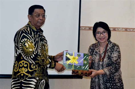 Berjumpa dengan ketua kampung dan masyarakat setempat serta meninjau persekitaran kampung. Kunjungan Kerja BKKKS Provinsi DKI Jakarta | BK3S || BK3S ...