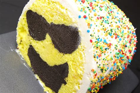Cork decoration fir sunglasses emoji face. sunglasses emoji surprise inside cake | Cake, Emoji cake ...