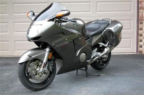 Cbr xx 1100 super blackbird. Honda CBR1100XX Blackbird