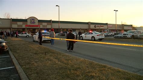 Shooting Outside Chuck E Cheese On Indys Far East Side Leaves 1 Dead