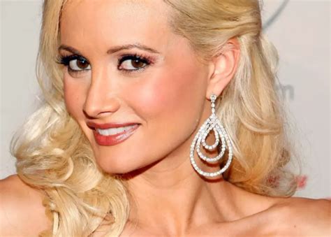 is it true that holly madison plans to eat her own placenta