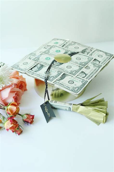 Diy Graduation Cap Made Of Money Graduation Diy Diy Graduation Ts