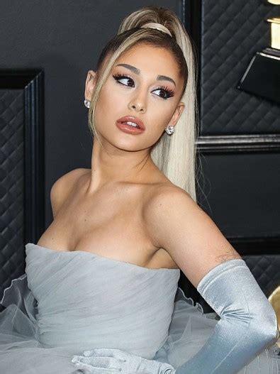 Последние твиты от ariana grande (@arianagrande). Ариана Гранде просит защиты: она стала жертвой одержимого ...
