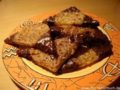 Nußecken mit Aprikosenmarmelade Rezept