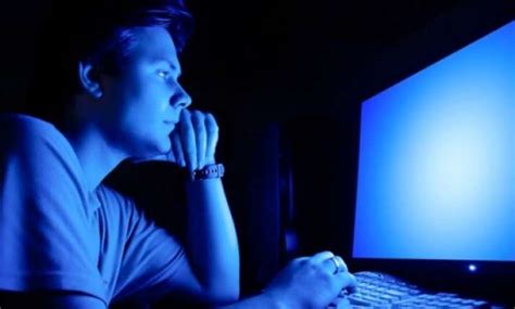 Blue Light From Phones Laptops Accelerates Blindness Heres How