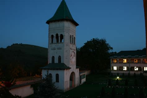 Pelerinaje Manastiri Sfanta Manastire Moreni