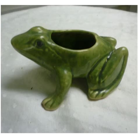 Cute Green Frog Ceramic Planter This Cute Little Froggie Has A Smiling