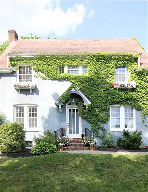 New York Colonial Charming Home Tour Town And Country Living