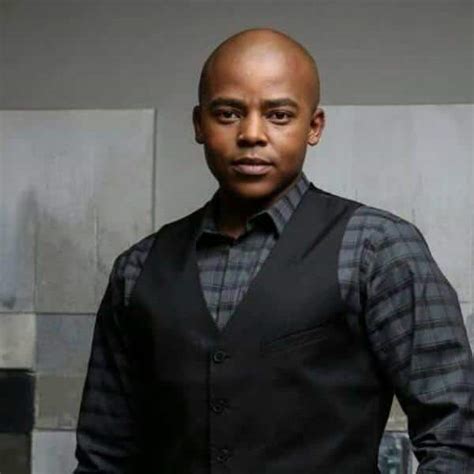 Loyiso Macdonald Biography Age Wife Parents The Queen And Instagram