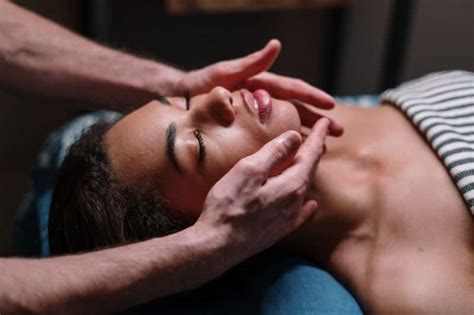 What Is A Chakra Massage And Who Needs It The Most