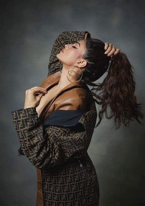 Jacqueline Fernandez Hd Wallpaper Hair Beauty Shoulder Hairstyle Photo
