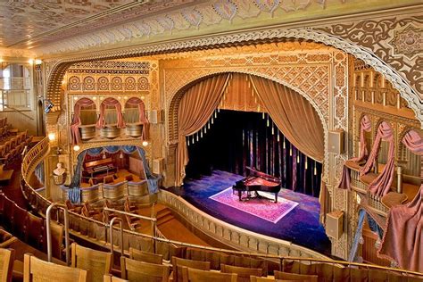 14 Historic American Theaters Historic Theater Theater Architecture