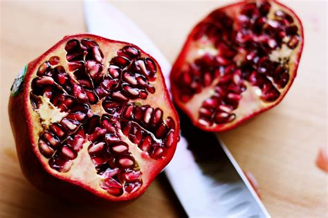 love and butter: how to: eat a pomegranate