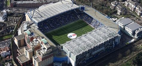 Deze print is ontworpen met behulp van de teamkleuren van fulham en is een opvallend stuk. Stamford Bridge - Informace o stadionu | Chelsea FC ...