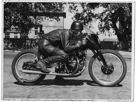 Record Setting 1951 Vincent Black Lightning Sells For 929000 At