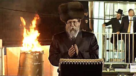 Dancing in meron (berish filmer). Jewish pilgrims flock to Meron for Lag BaOmer