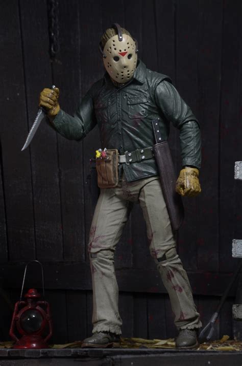 Closer Look Friday The 13th Part 6 Ultimate Jason 7″ Scale Action