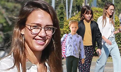 Jessica Alba Steps Out In Style With Her Mini Me Daughters Honor And Haven Daily Mail Online