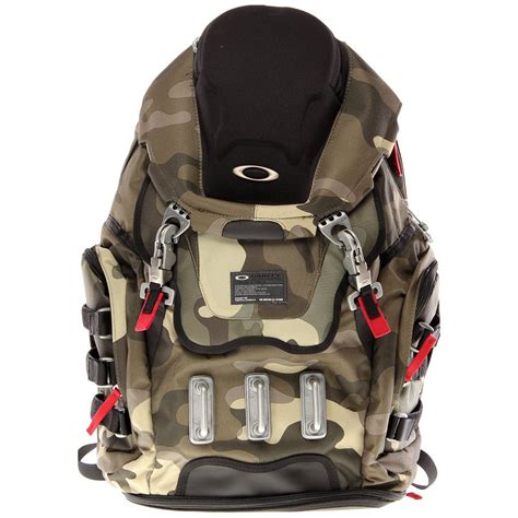 With impressive external hardware and a multitude of specialized compartments, oakley developed the kitchen sink backpack from the inside out to provide intelligent and versatile storage options. Oakley Big Kitchen Sink Backpack Review | Review Home Co