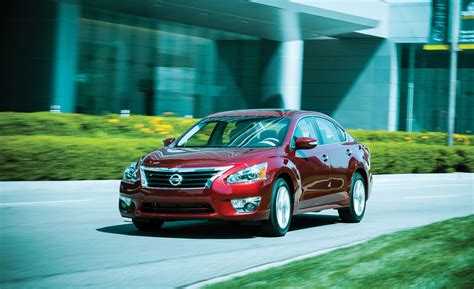 2013 Nissan Altima 25 Sl Test Review Car And Driver