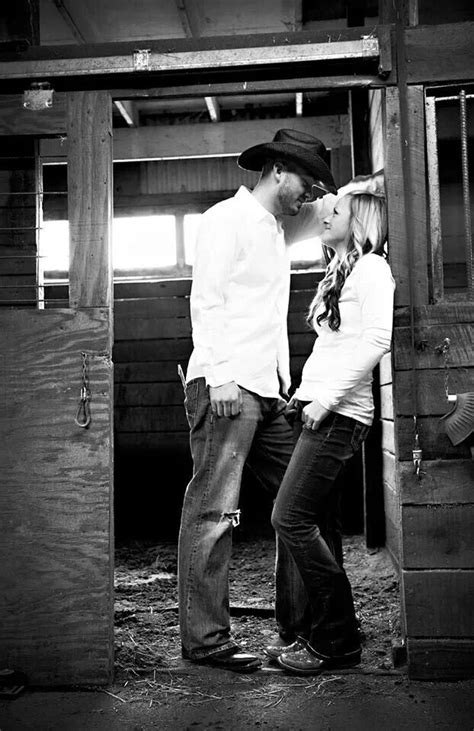 Pin By Backdrops Byimajen On Love Inspiration Cute Couples Photography Country Engagement