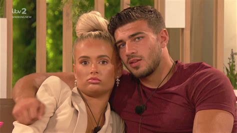 love island fans accuse ‘bored molly mae of faking her love for tommy fury the scottish sun