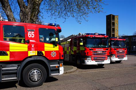 Bedfordshire Fire And Rescue Service Stopsley 65 Kx66 Flickr