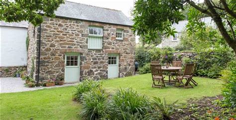 holiday cottages in cornwall which sleep 11 people there are 15 cottages in cornwall sleeping 11