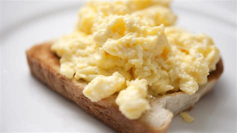 Martha Stewarts Key To Fluffy Scrambled Eggs Is A Common Coffee Gadget