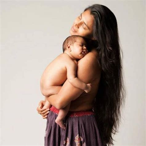 Actor Kasthuris Photo Shoot For Motherhood Wins Hearts