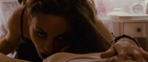 Natalie Portman Mila Kunis Black Swan Rivalry Hot Sex Picture